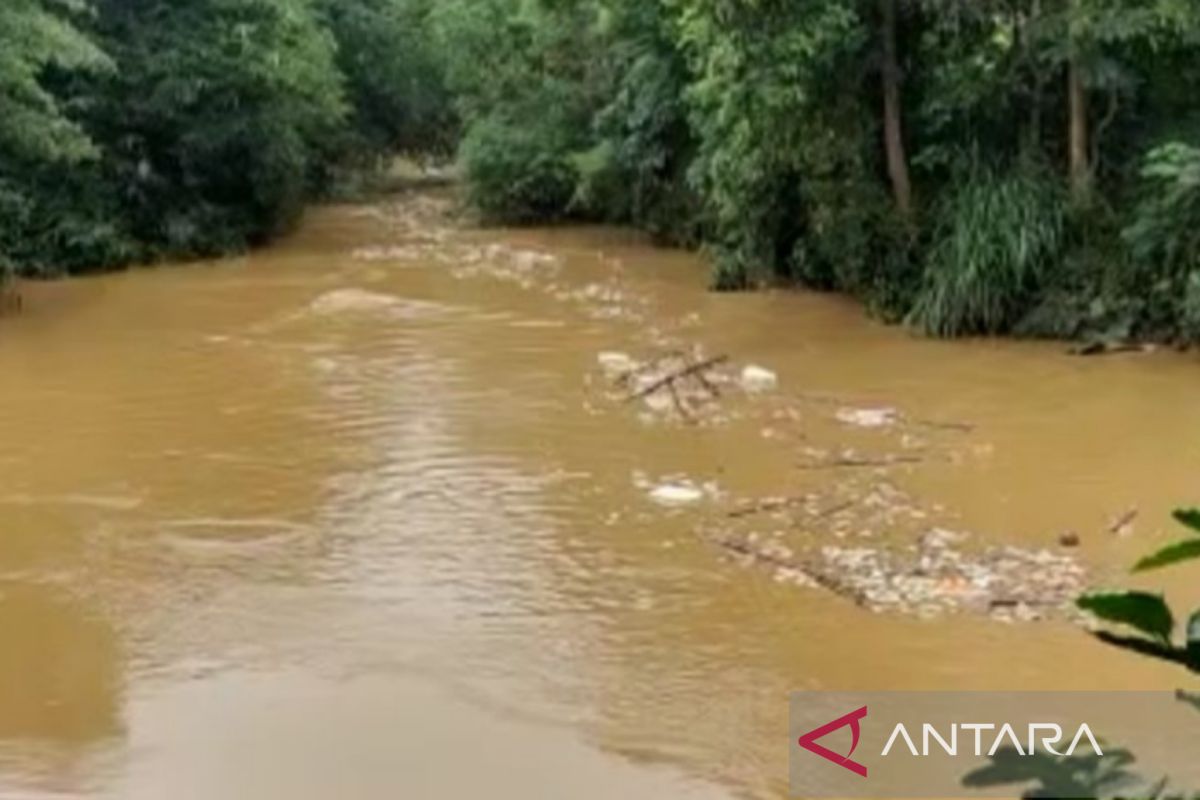 PAM Tirta Kahuripan lakukan beberapa upaya atasi keruhnya air Sungai Cikeas