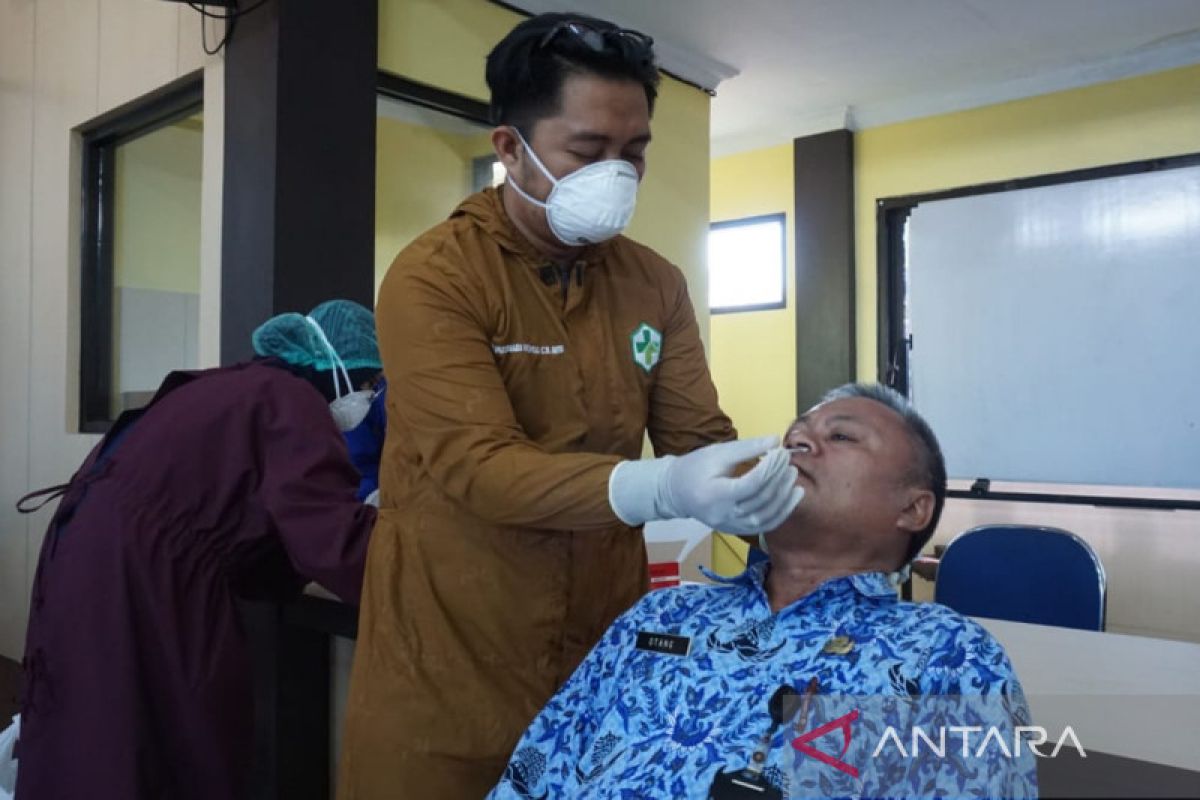 ASN di Garut dites usap untuk deteksi COVID-19 setelah lebaran