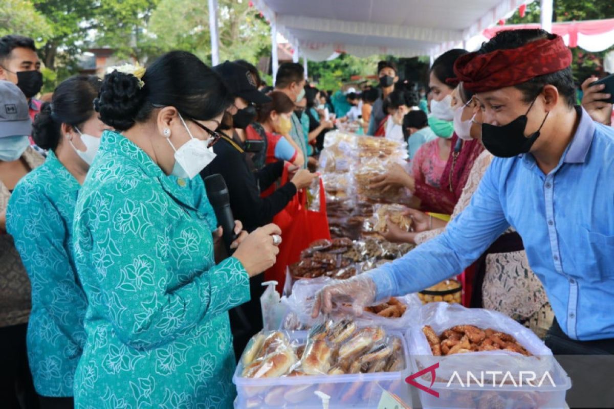 Tim PKK Bali sasar Klungkung untuk Pasar Rakyat Belanja dan Berbagi