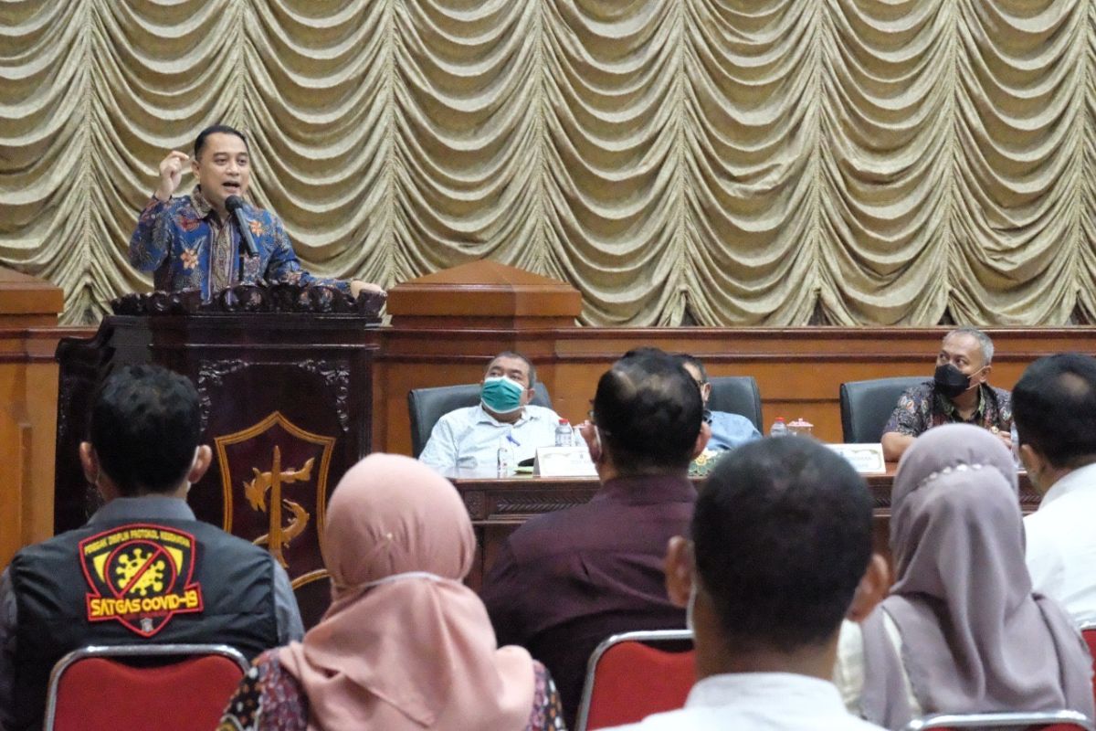 Wali Kota Eri evaluasi kontrak kinerja pejabat Pemkot Surabaya