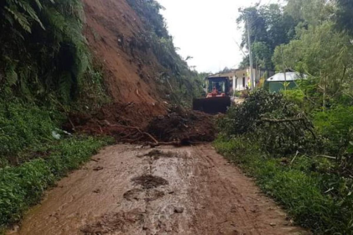 BNPB: Tanah longsor di Mamasa sebabkan 2 tewas dan 6 desa terisolasi