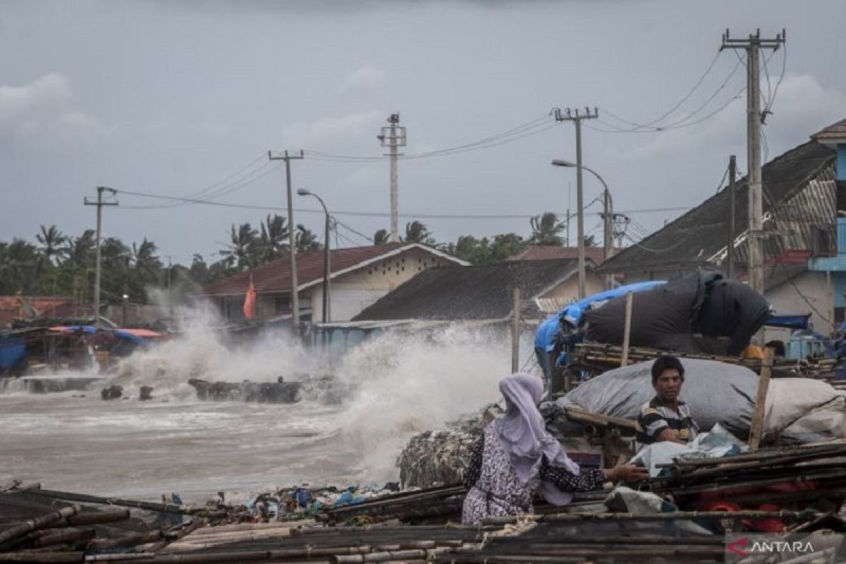 Tanda-tanda tsunami dan anjuran untuk keselamatan