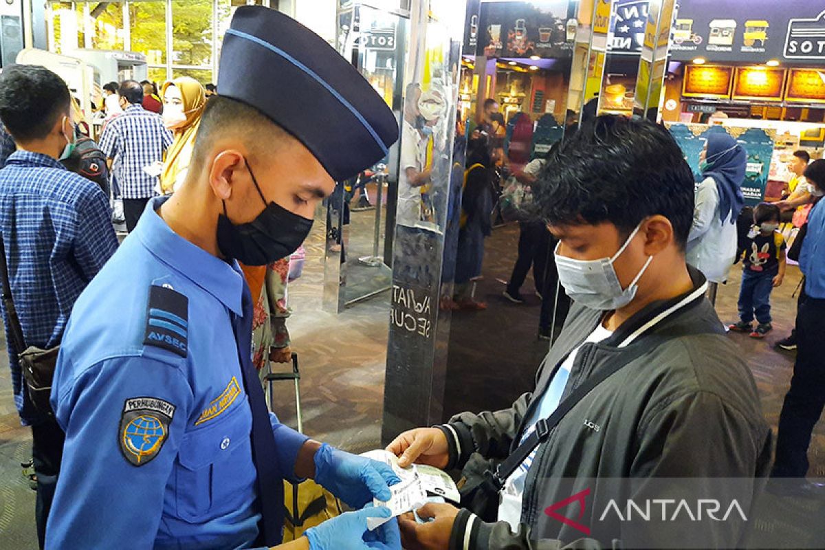 Penumpang libur Waisak di Bandara Soetta dekati masa mudik Lebaran