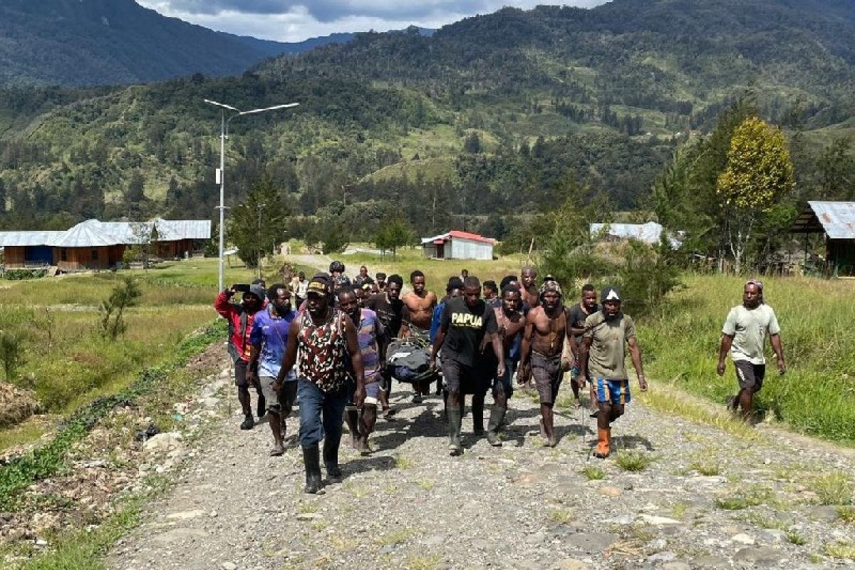 KKB bakar perumahan guru Ilaga Kabupaten Puncak