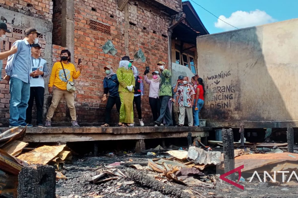 Pemkot Palembang menjamin perlengkapan sekolah anak korban kebakaran