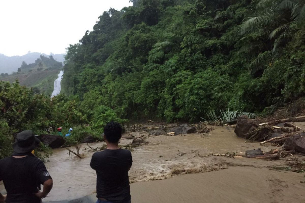 Sejumlah kawasan di Mamuju terendam banjir