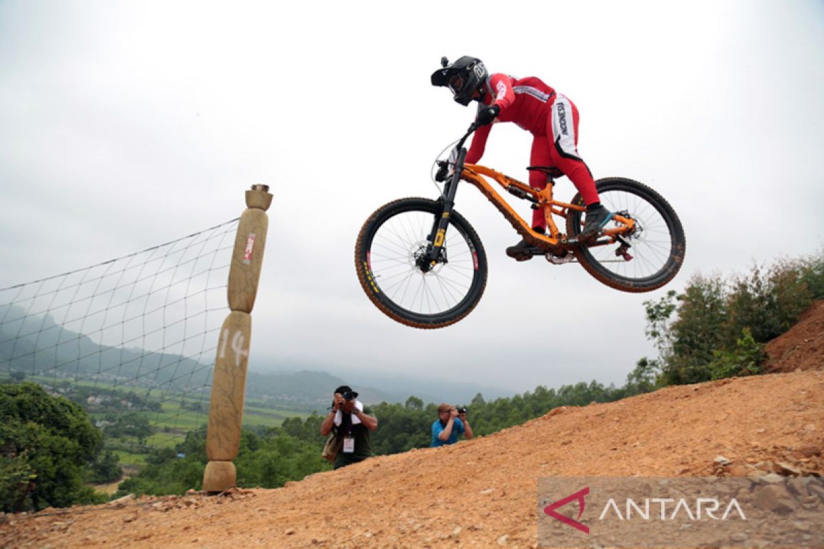 Andy dan Tiara tercepat pada kualifikasi downhill SEA Games Vietnam