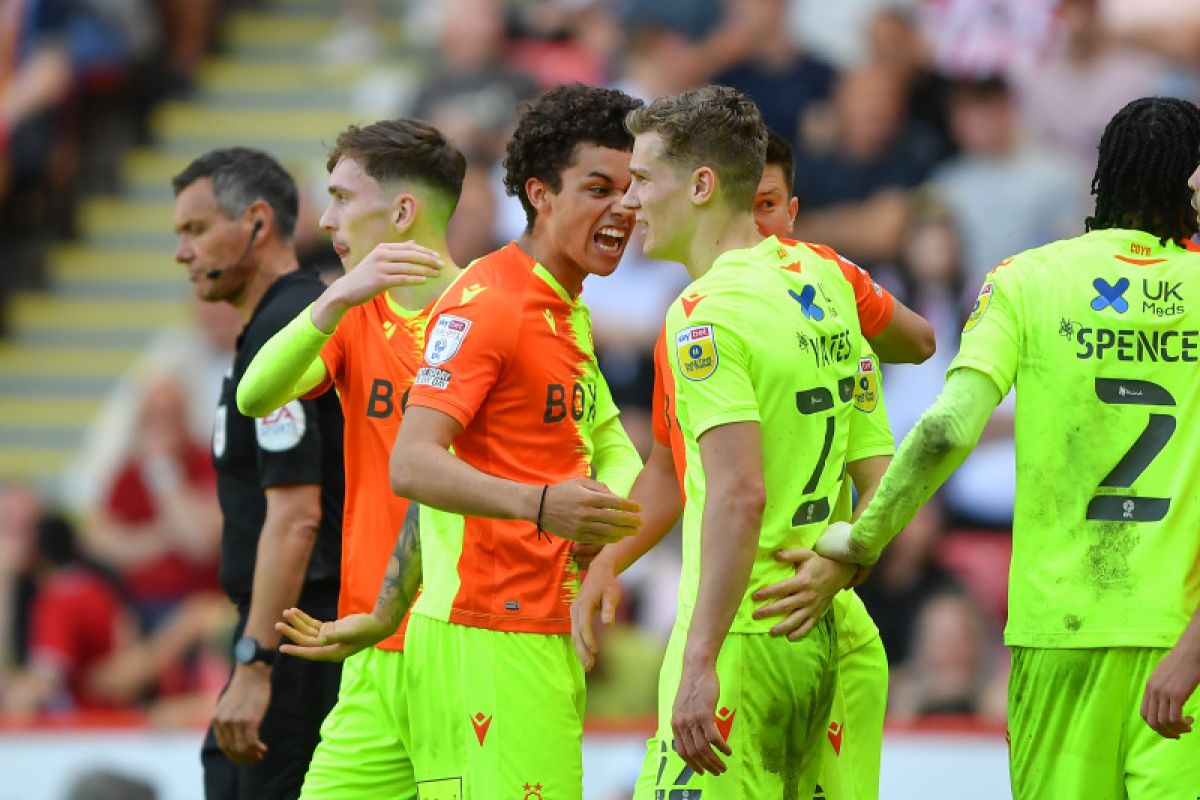 Nottingham Forest menang atas Shefield 2-1 pada leg pertama semifinal playoff