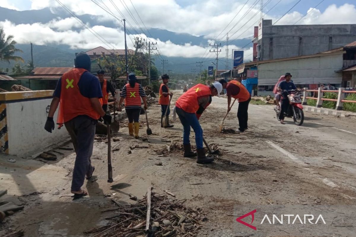 BPBA: Material banjir di dua daerah Aceh mulai dibersihkan