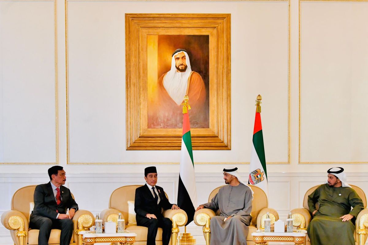 Presiden Jokowi singgah di Abu Dhabi sampaikan dukacita wafatnya Sheikh Khalifa