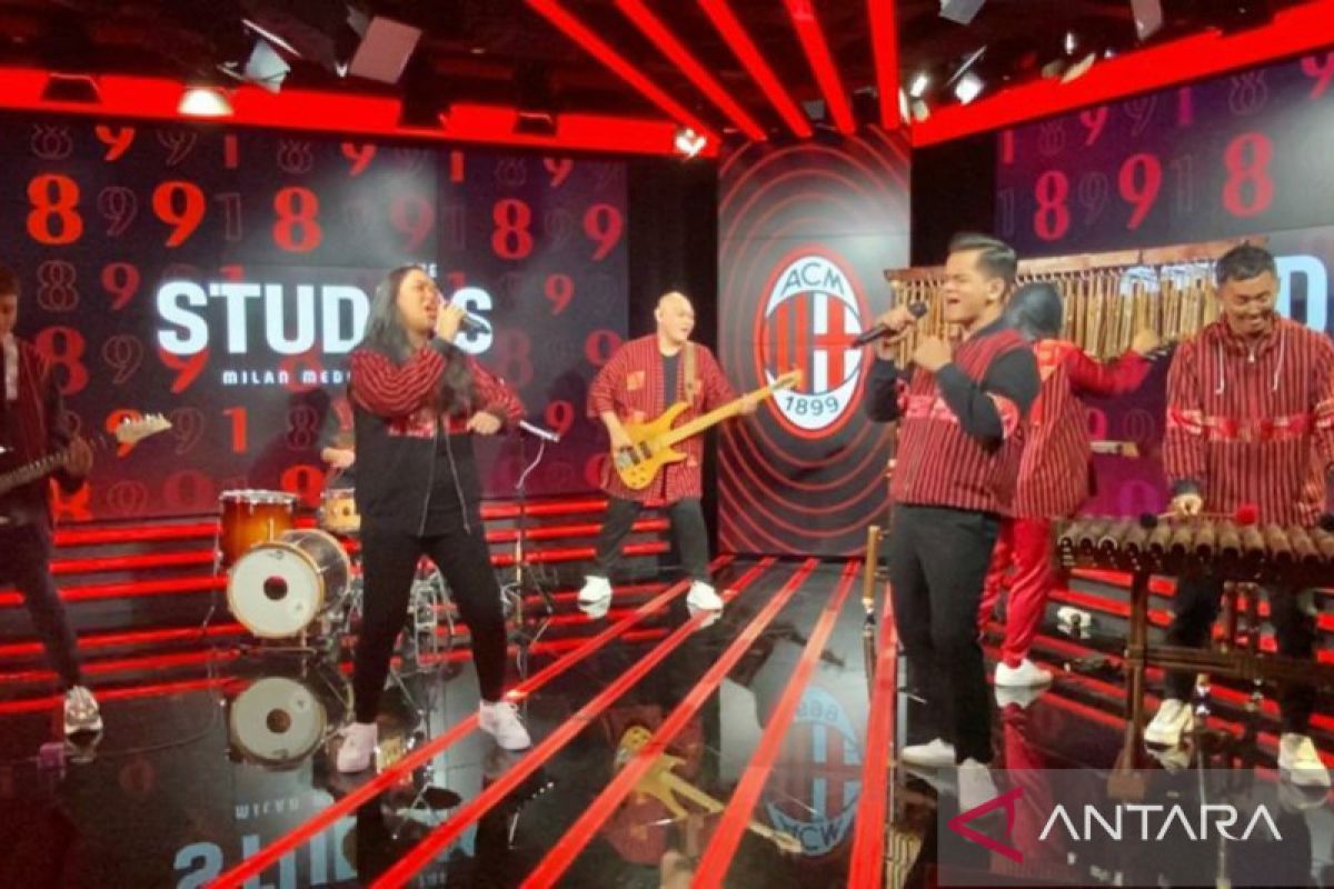 Seniman  hadirkan angklung di markas AC Milan