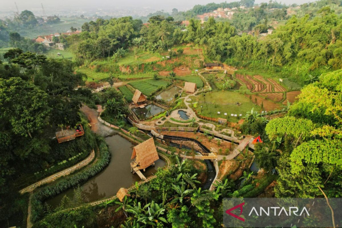 Bandung perlu punya ciri khas sebagai kota wisata