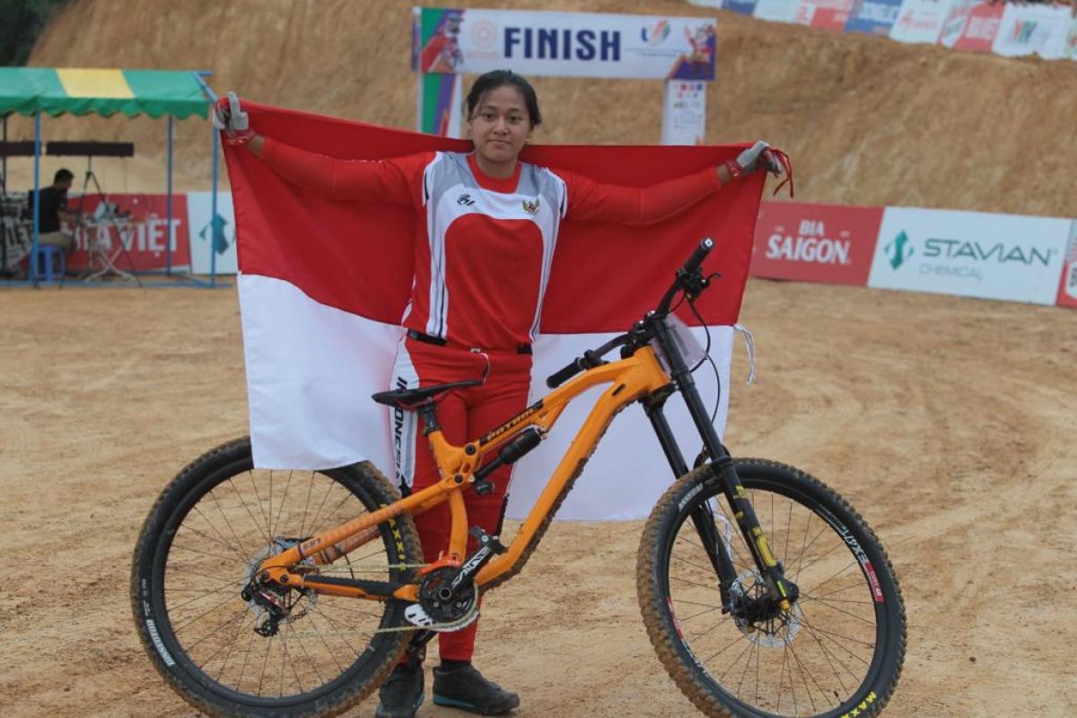 Tiara Andini raih emas downhill SEA Games Vietnam