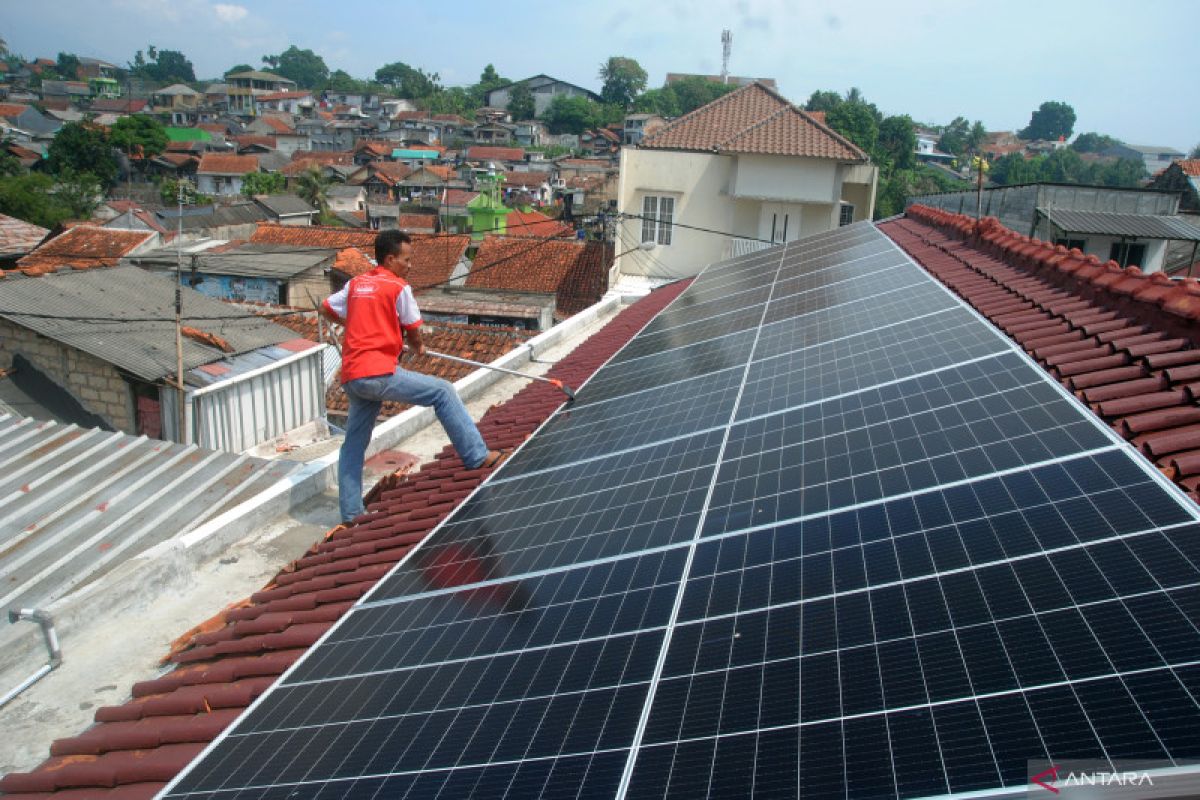 Kebijakan batasi PLTS atap buat listrik matahari tak menarik