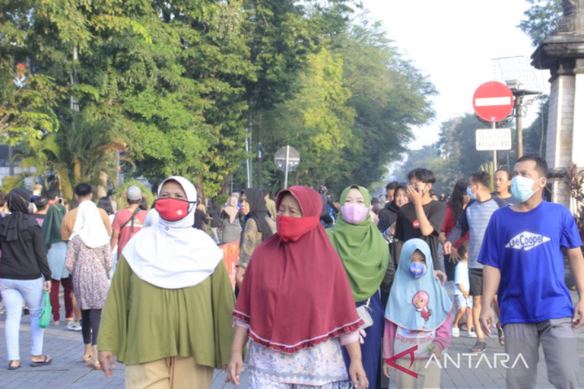 Jalan Slamet Riyadi Solo dipadati warga saat CFD