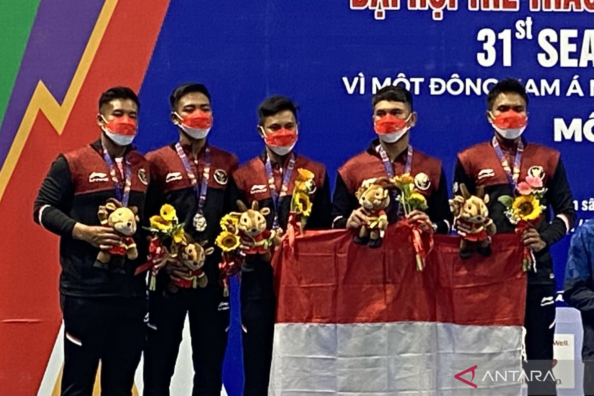 Sembilan jam bertarung lawan Thailand, Tenis putra Indonesia akhirnya raih perak