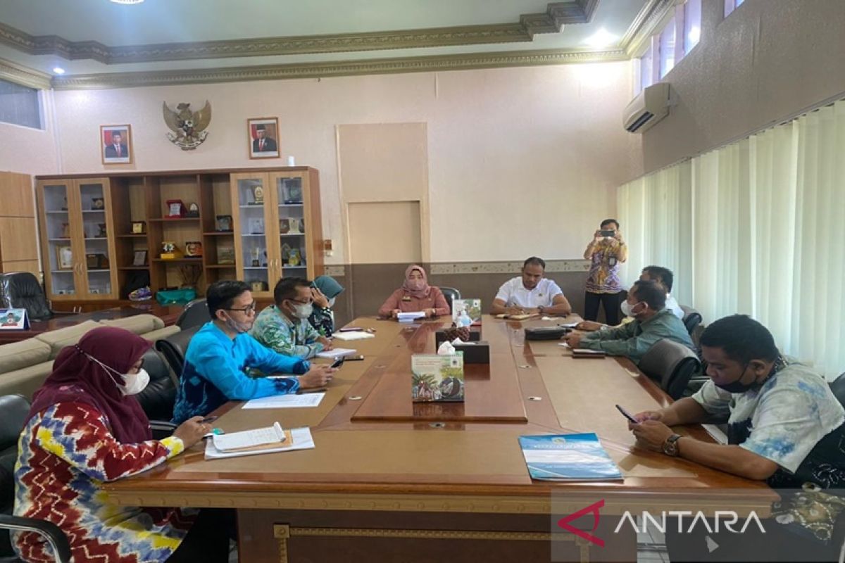 Ketua DPRD Kotabaru respon cepat keluhan petani kelapa sawit