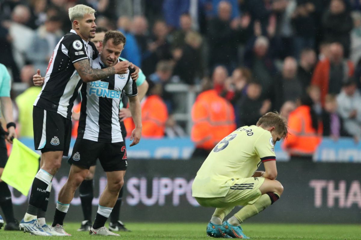 Newcastle merusak impian Arsenal lolos Liga Champions dengan menang 2-0