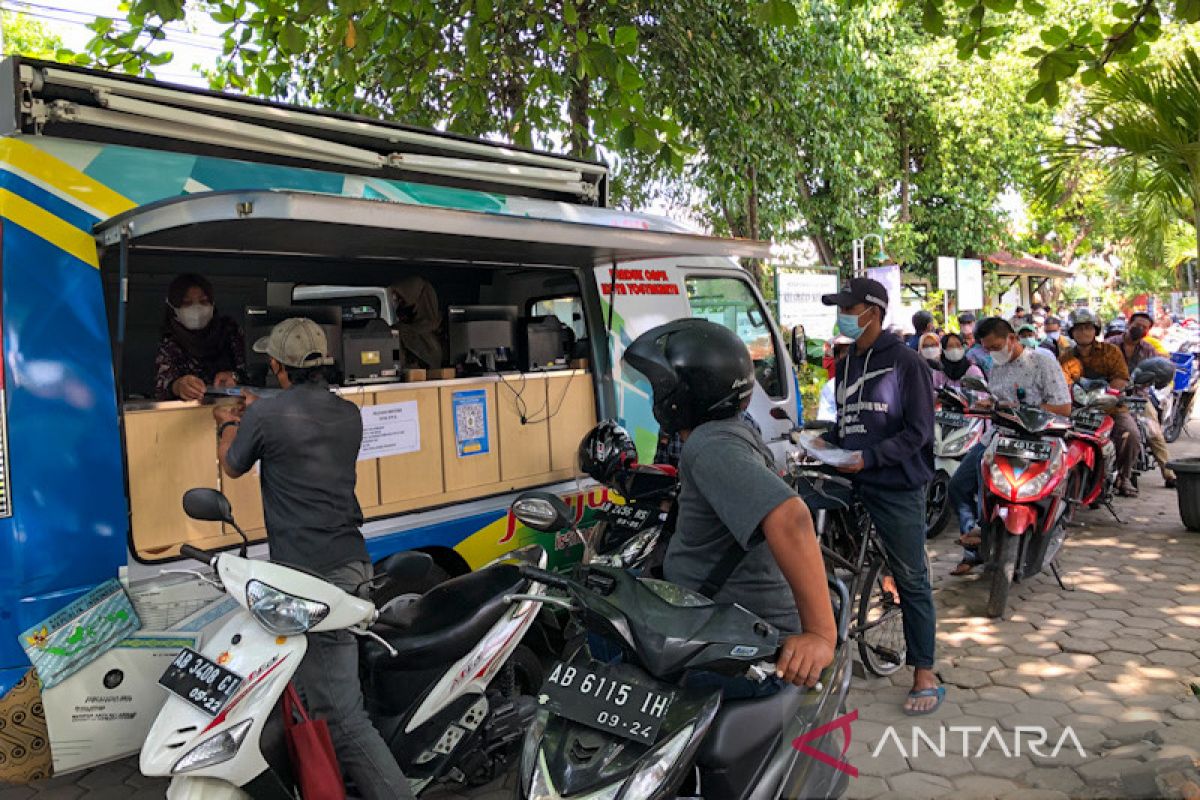 Sempat dihentikan selama puasa, drive thru cetak KTP Yogyakarta kembali dibuka