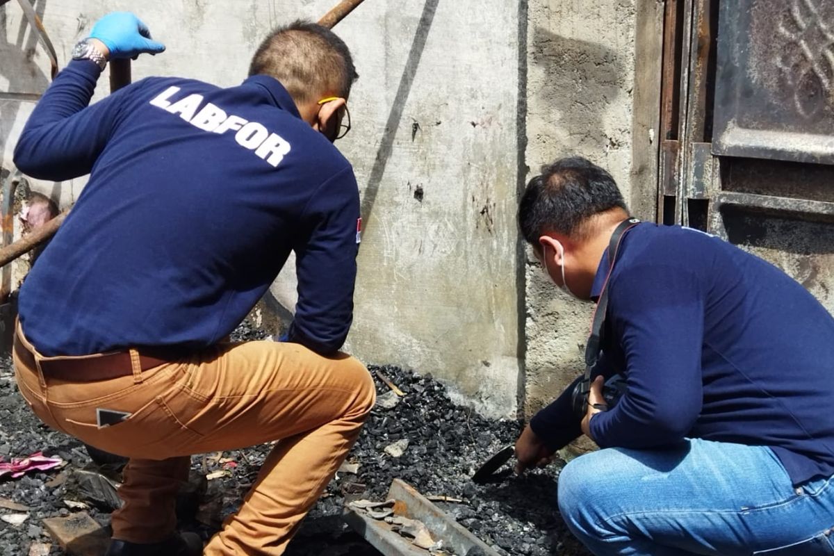 Polda Sumut ambil sampel kabel dari lokasi kebakaran di Gunung Tua