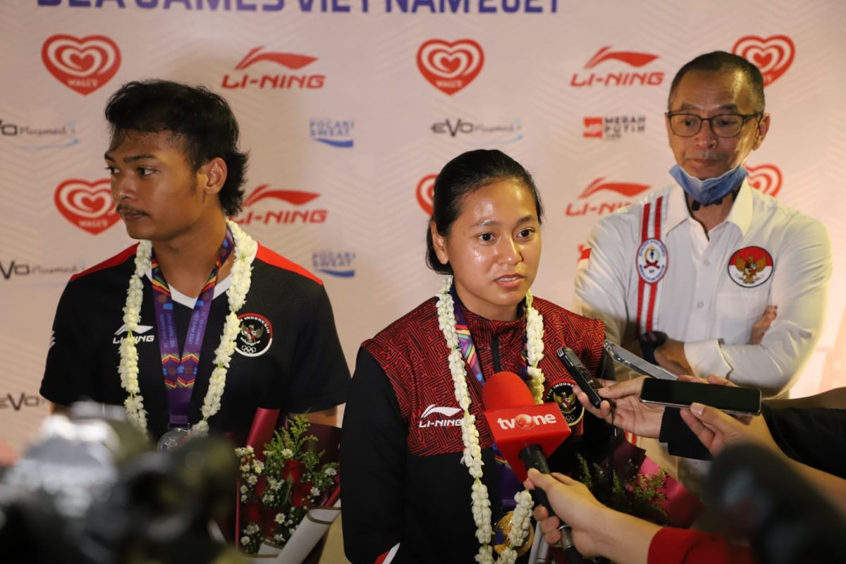 Perjuangan Tiara Andini dari kelingking patah hingga raih medali emas