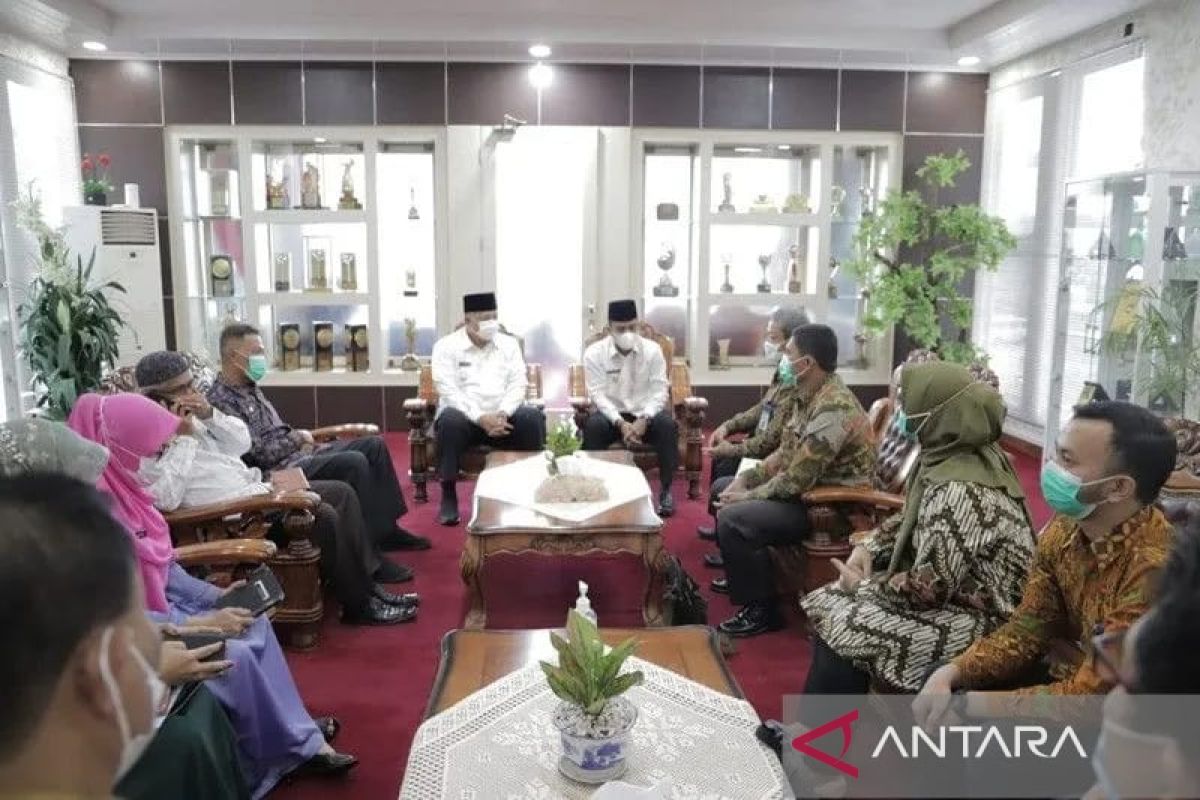 BRI kenalkan pasar.id mudahkan transaksi di pasar Raya Solok