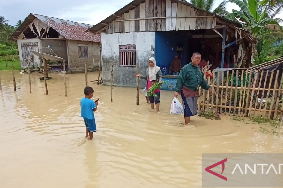 Banjir terjang sejumlah dusun di Parigi Moutong