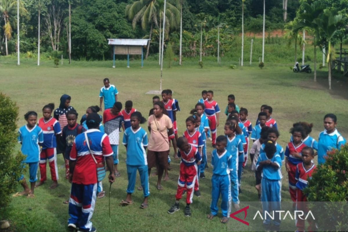 Guru  kontrak Teluk Bintuni sepakat akhiri mogok mengajar