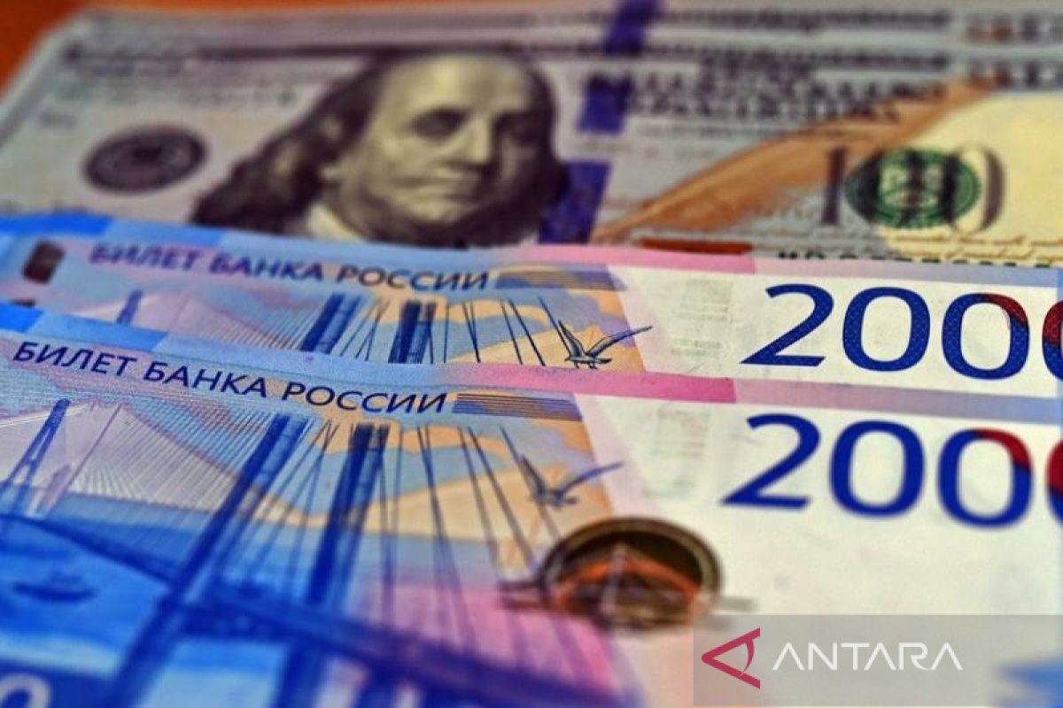 Rubel melemah menuju 62 terhadap dolar, saham Rusia jatuh