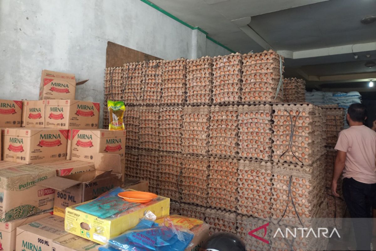 Harga telur Rp43 ribu per papan