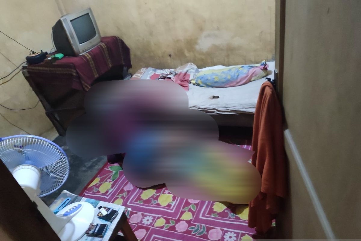Pria 50 tahun ditemukan tewas membusuk di kamar kos di Pekanbaru