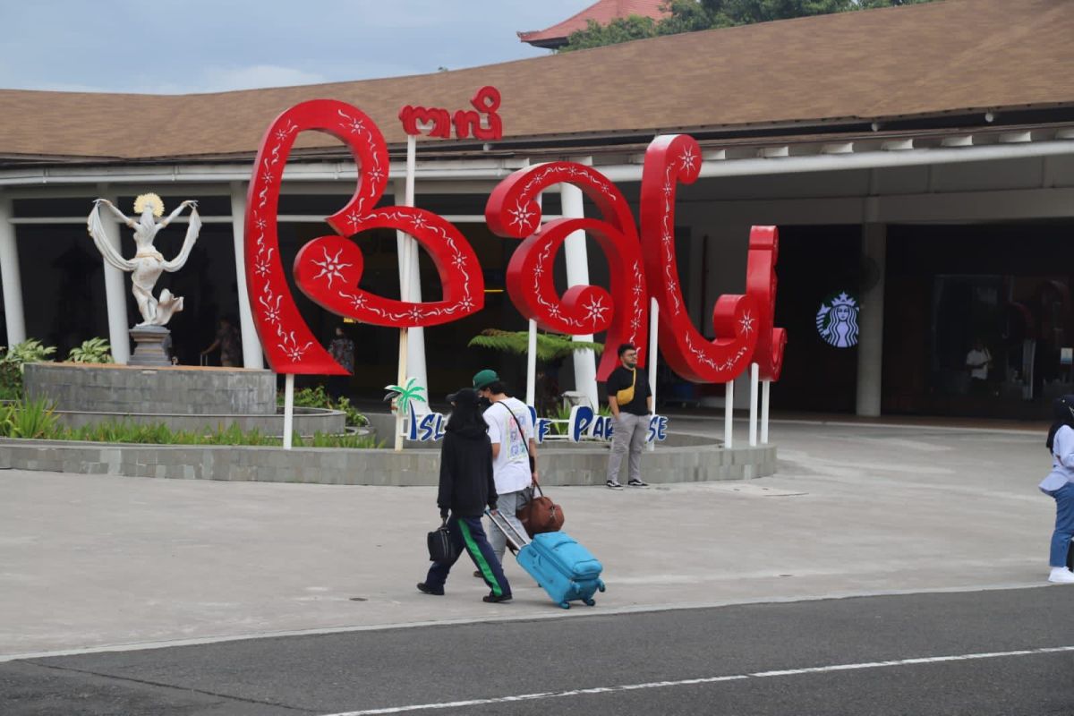 Pesawat ke Bali penuh tanda pariwisata mulai pulih