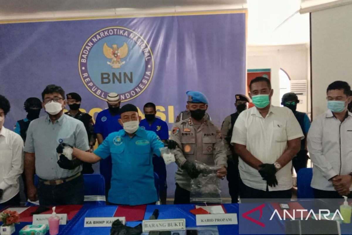 BNN Kalbar musnahkan sabu milik anggota polisi aktif