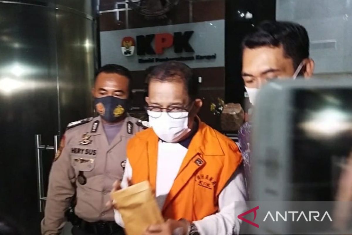 KPK geledah rumah dari pihak terkait kasus Wali Kota Ambon