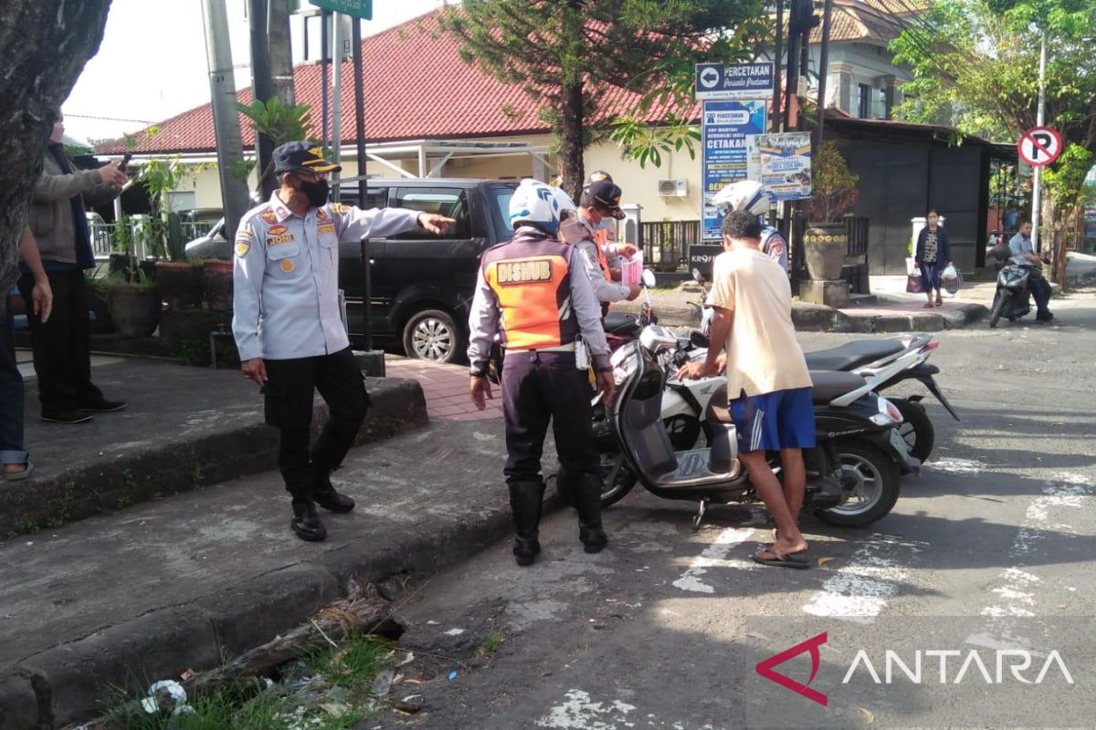 Dishub Denpasar tertibkan 43 kendaraan pelanggar parkir