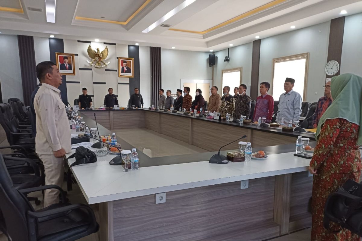 DPRD Provinsi Jambi gelar 'fit and proper test' 15 calon anggota Komisi Informasi Provinsi Jambi