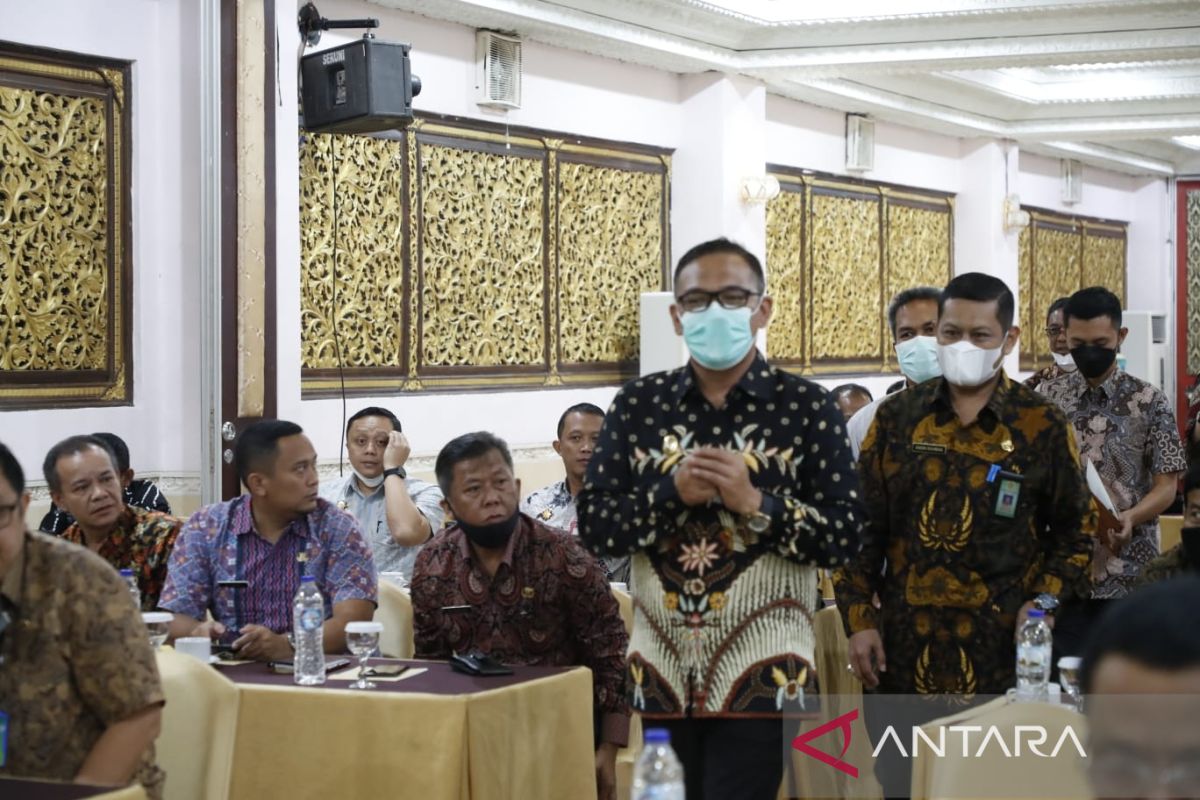 Plt Bupati Bogor tekankan ke semua camat agar kuasai aturan pertanahan