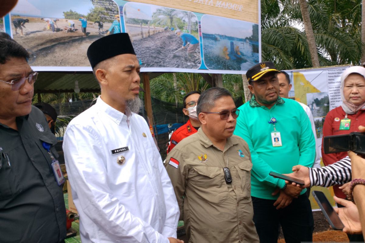 Tinjau restorasi gambut di Dumai, Wamen LHK: Sekat kanal perlu diperbanyak