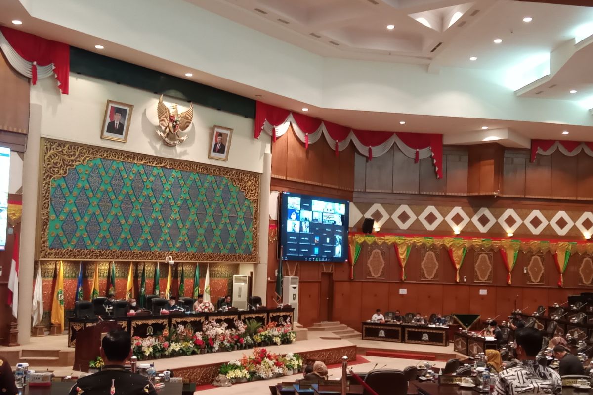 DPRD-Pemprov Riau sahkan perda BRK syariah