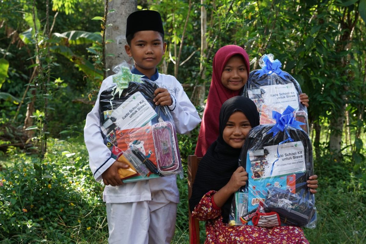 PT Legalitas Indo Utama gandeng Dompet Dhuafa salurkan ratusan "school kit" di Lebak