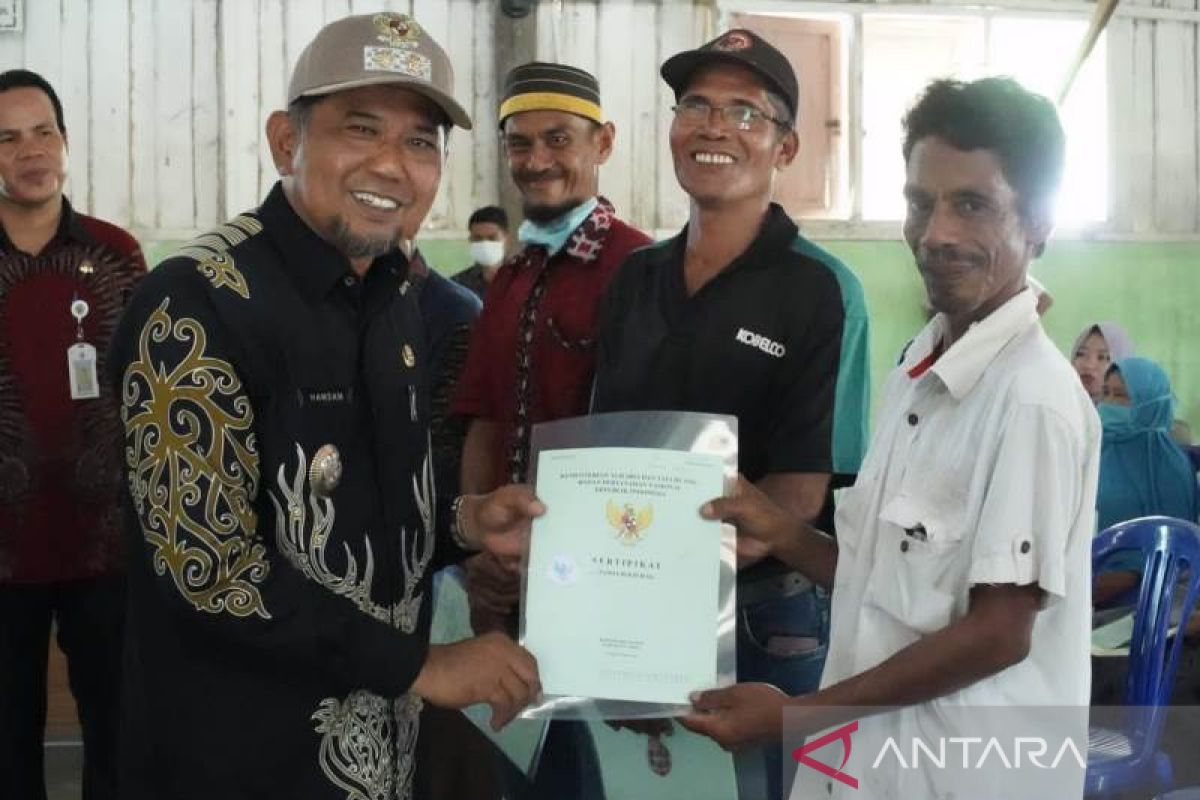 Ratusan warga Kabupaten Penajam dapatkan sertifikat tanah melalui PTSL