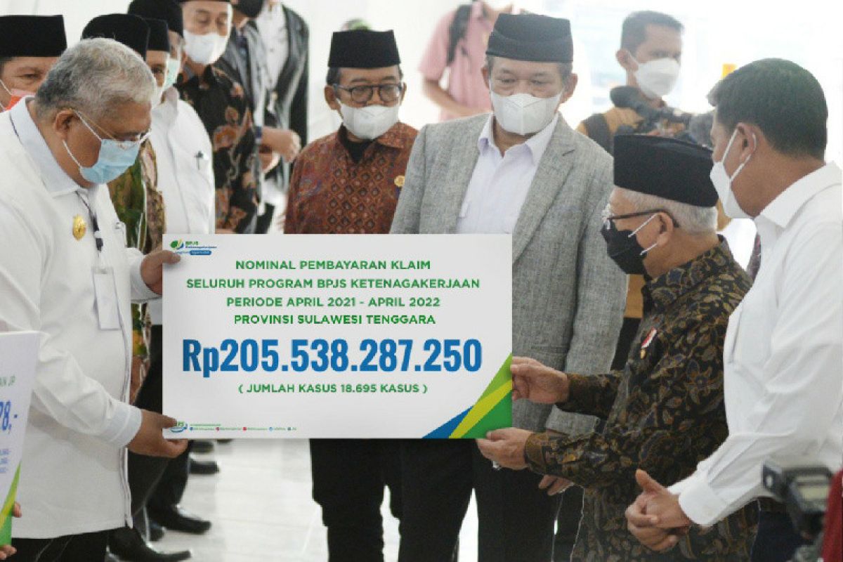 Wapres serahkan manfaat program dan beasiswa BPJS Ketenagakerjaan kepada keluarga pekerja