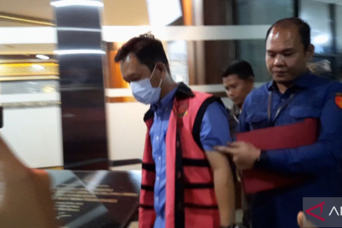 Penyidik Kejagung pastikan sita ponsel  tersangka impor baja