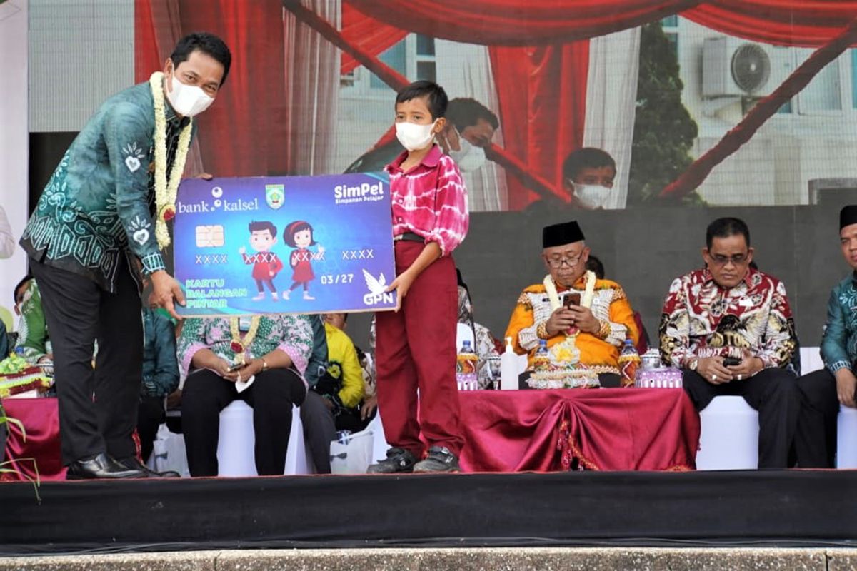 Bank Kalsel luncurkan Kartu Balangan Pintar pada Hut ke-19 Kabupaten Balangan