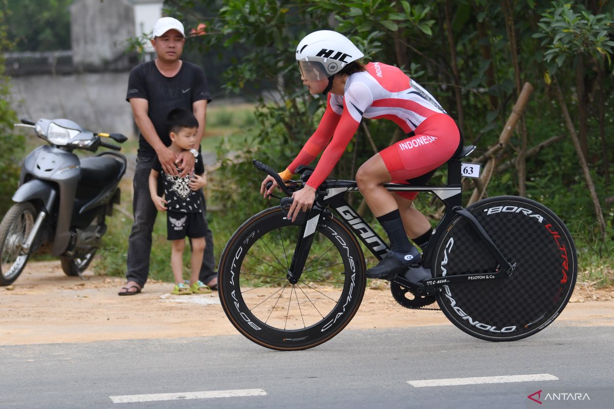 Ayustina harumkan Indonesia raih perak di Kejuaraan Asia Balap Sepeda Trek 2022