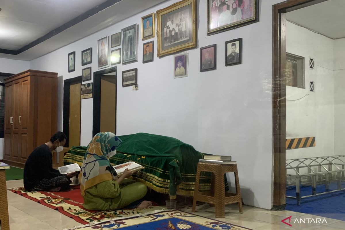 Jenazah Achmad Yurianto dimakamkan di TPU Dadaprejo Kota Batu