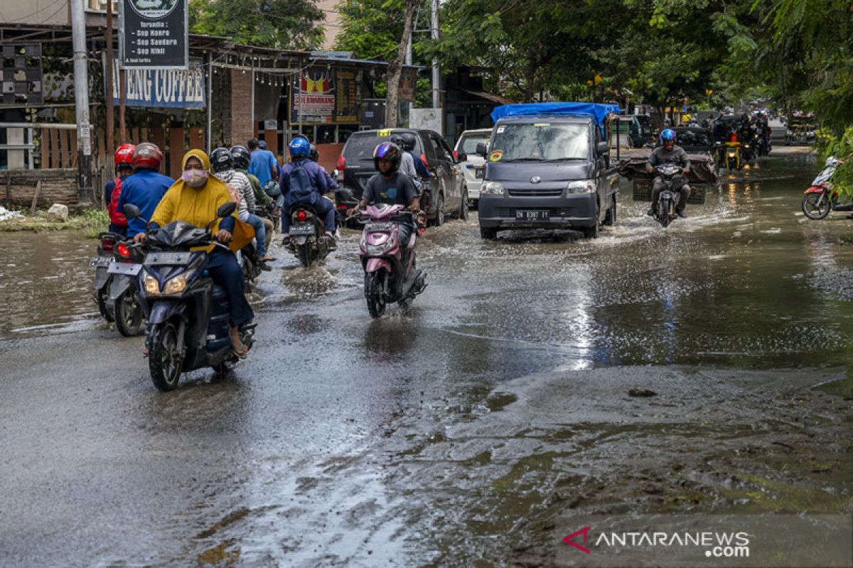 Hampir semua daerah di Sulawesi Tengah waspada hujan lebat