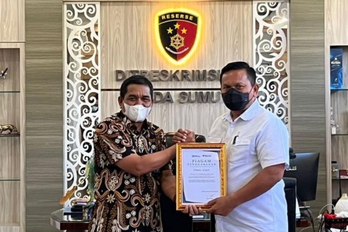 Polda Sumut terima penghargaan dari Direktur Utama BULOG