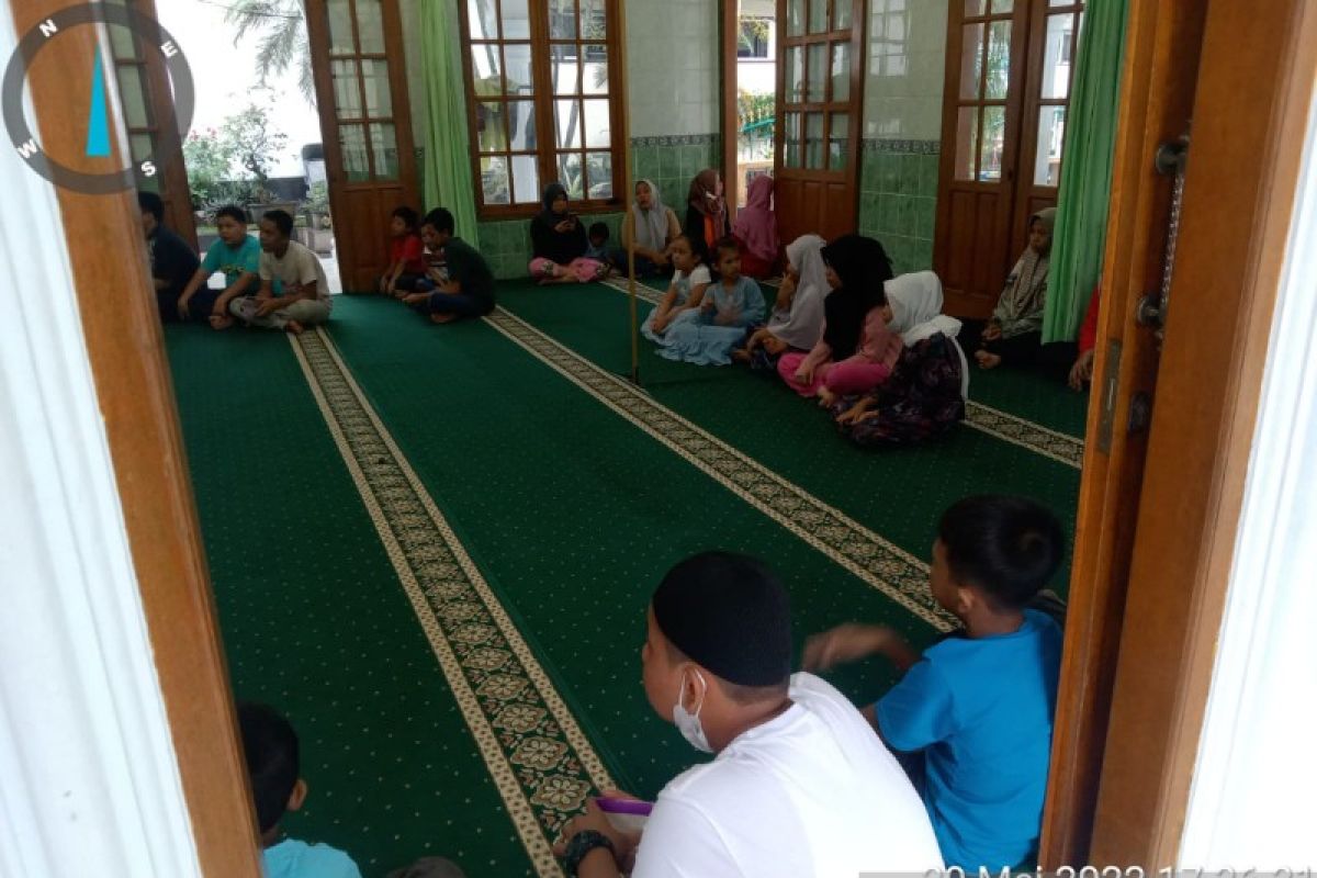 Kapolres Tapsel: Anak yatim harus dapat kasih sayang