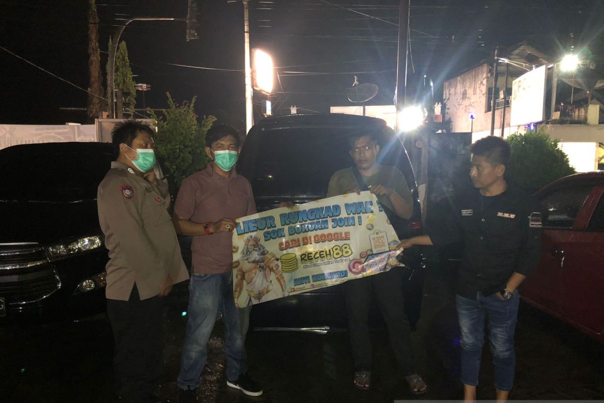 Angkot trayek Sukabumi-Baros ditindak polisi karena promosikan situs judi online